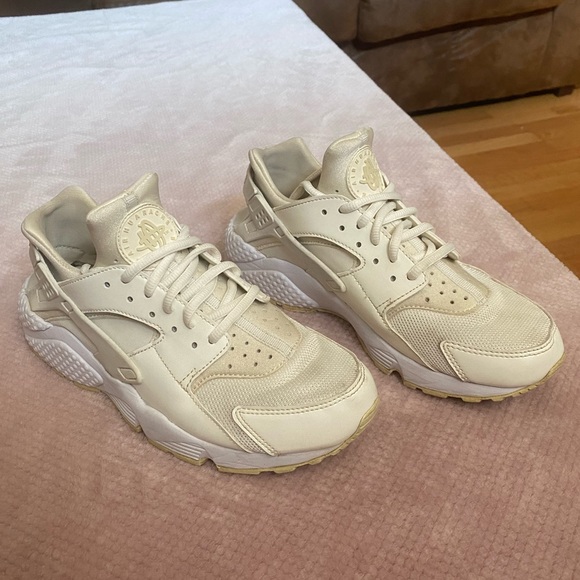 Cream Nike Huarache Sneakers - Picture 2 of 9